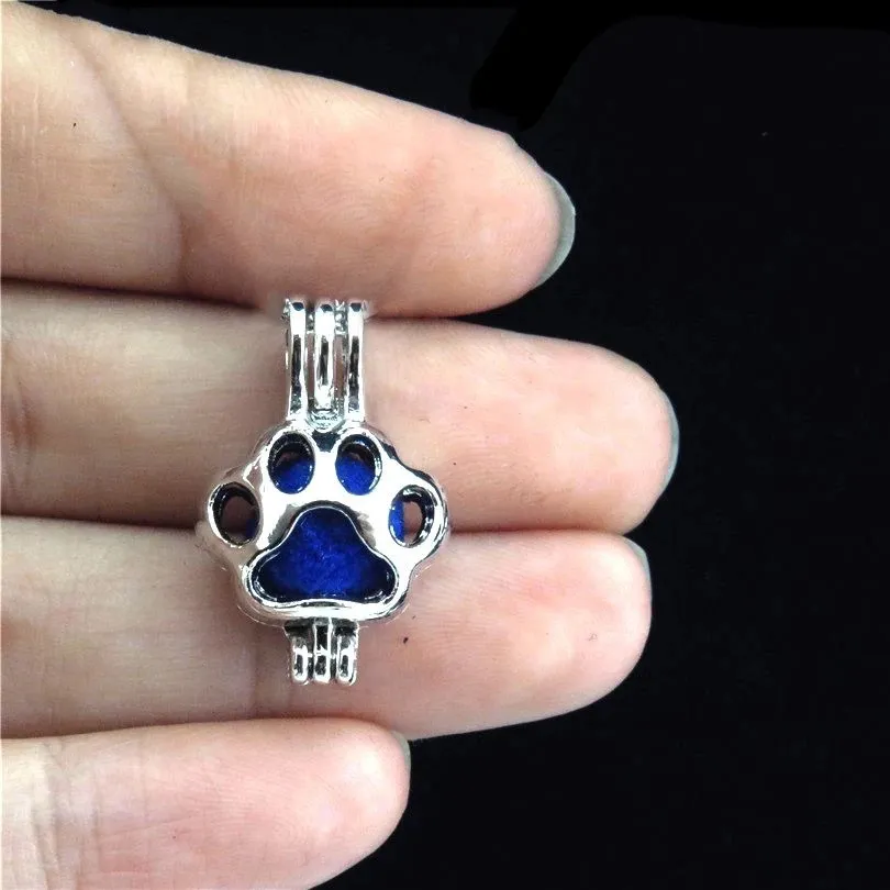 Aromatherapy Hollow Paw Pendant