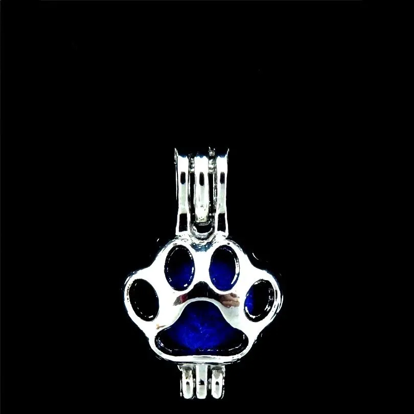 Aromatherapy Hollow Paw Pendant